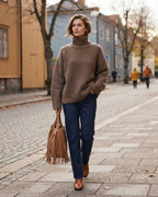 Golf damski oversize, miękki sweter z golfem