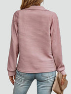 Kornelia – női alkalmi bordázott pulóver félgarbóval és cipzárral