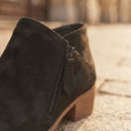 Botki damskie zamszowe z suwakiem na obcasie słupku
