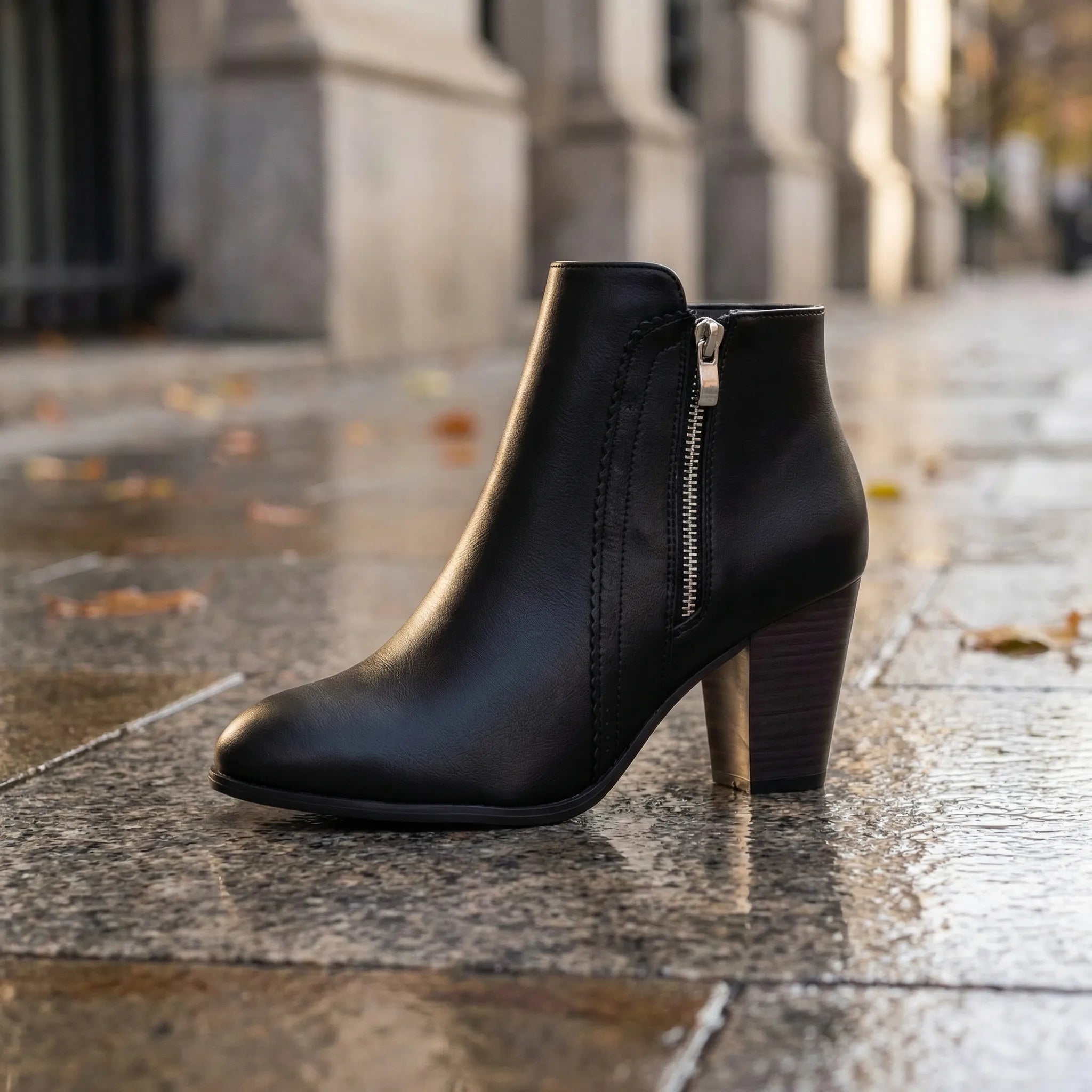 Botki Damskie Na Słupku Z Zamkiem - Stylizacje Do Pracy 