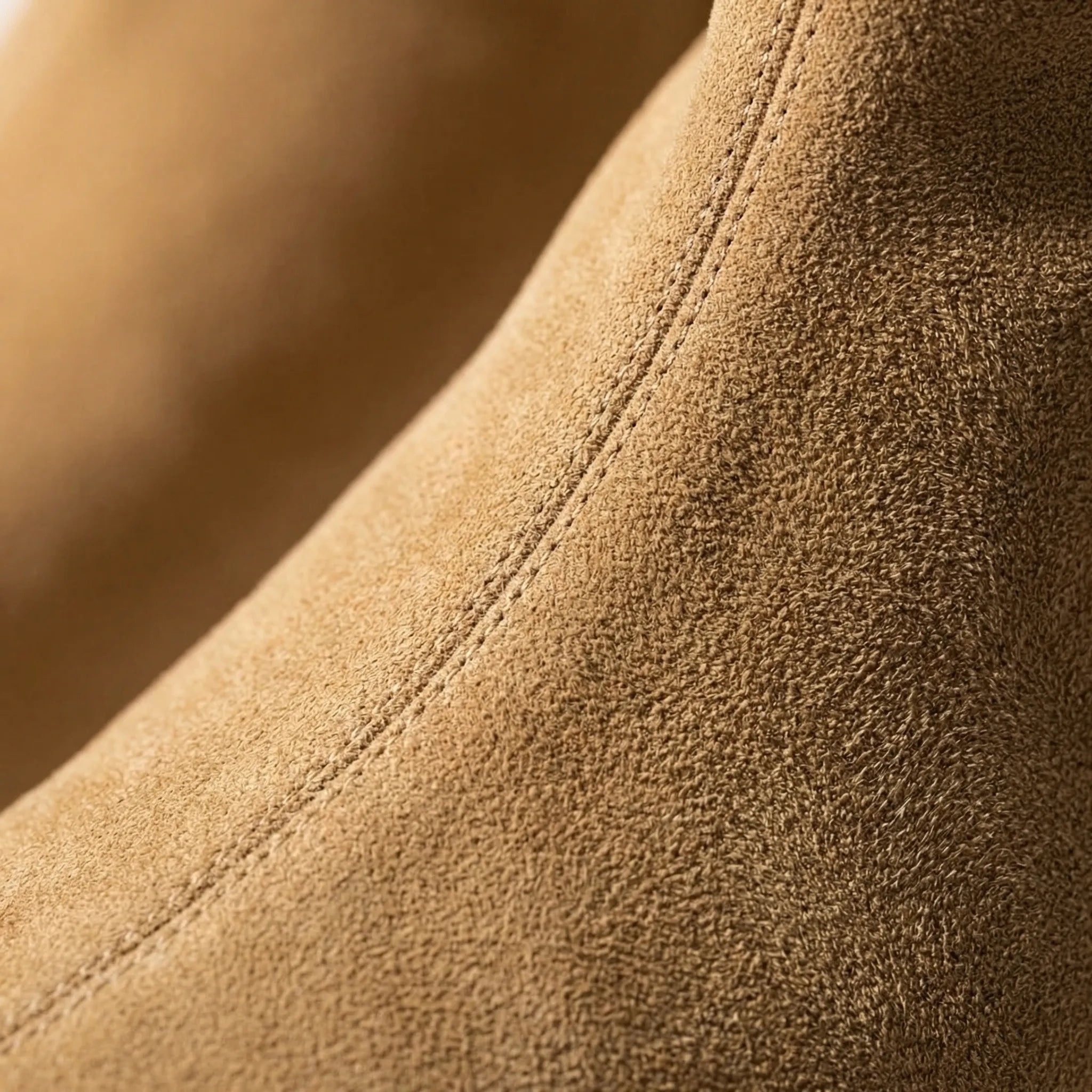 Botki Z Szpiczastym Noskiem Na Niskim Obcasie - Stylizacje Jesienno-Zimowe 