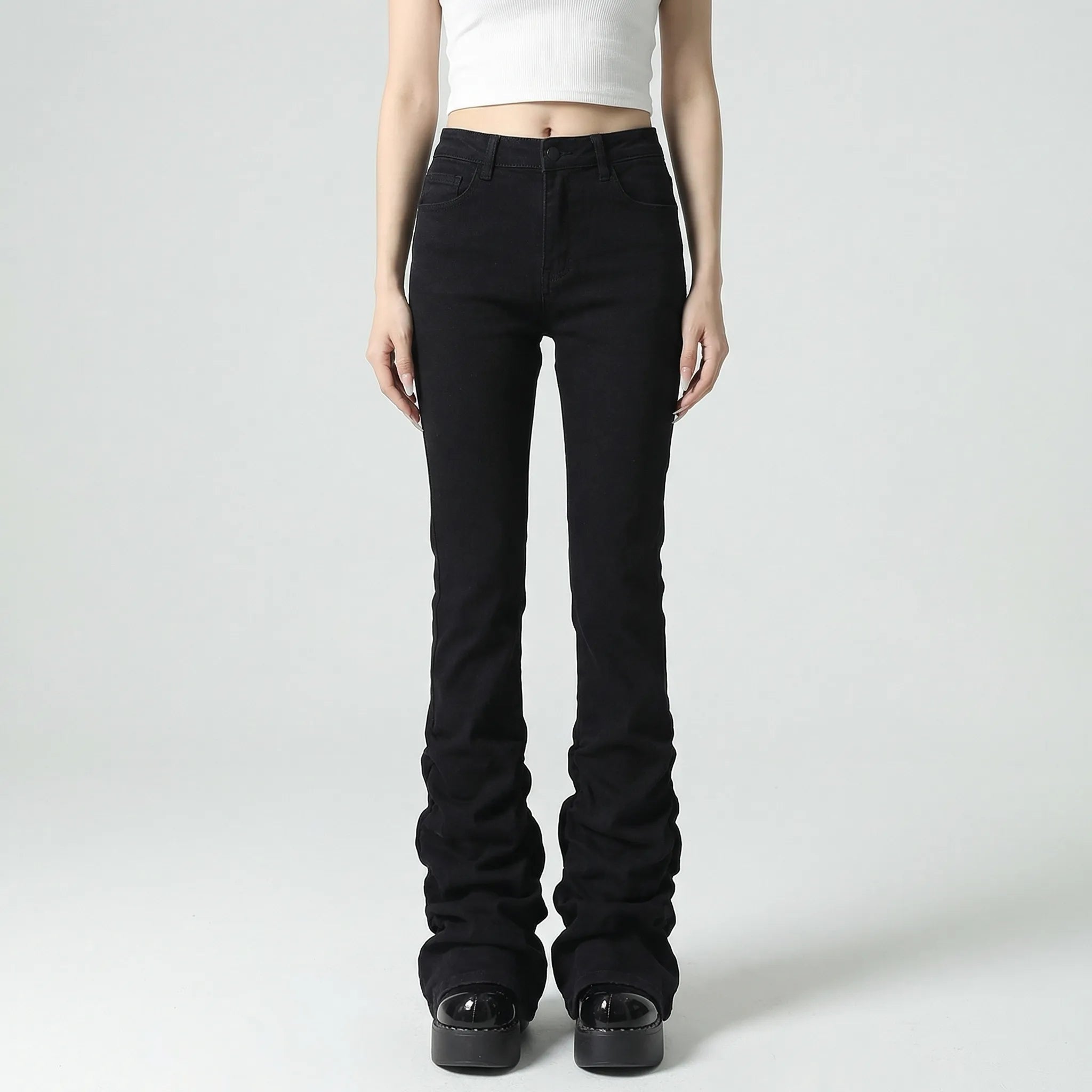 Czarne Spodnie Dzwony Z Wysokim Stanem - Stylizacje W Stylu Y2K 