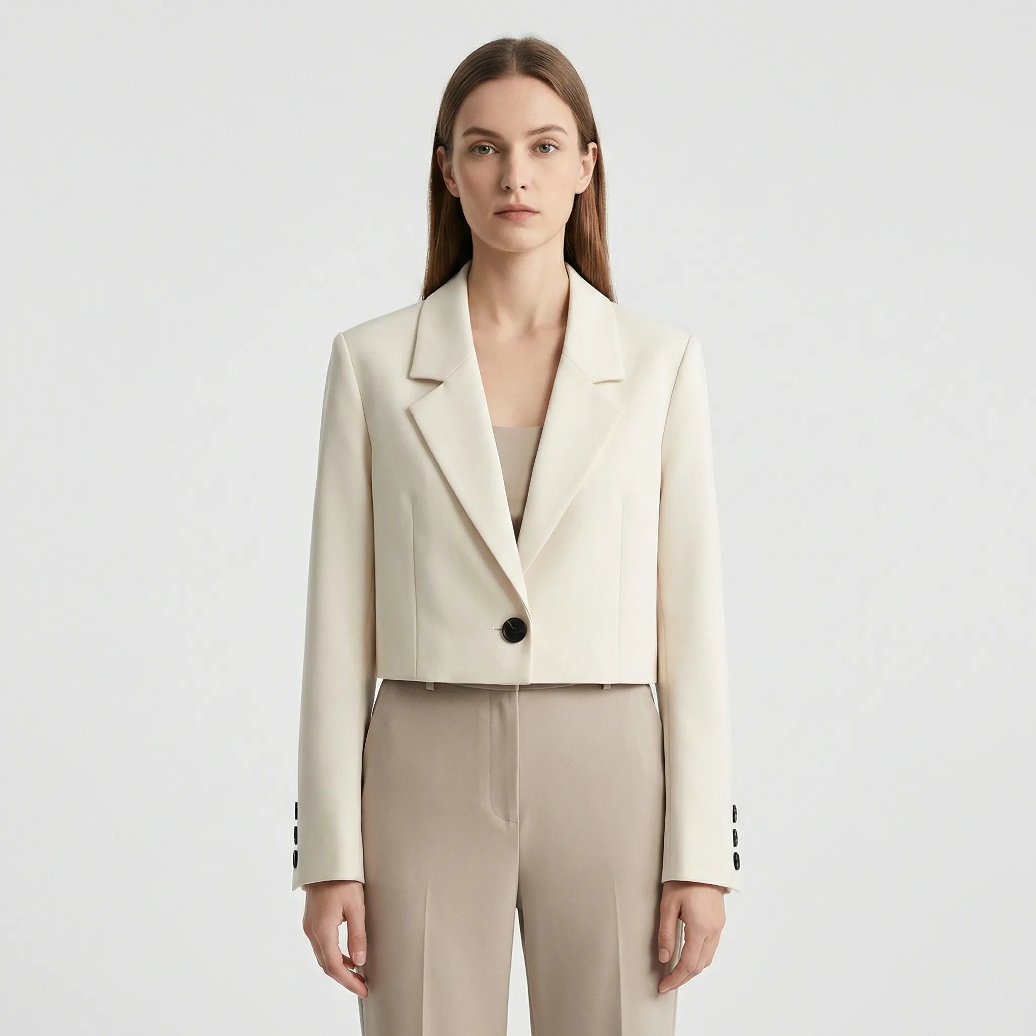 Damski Krótki Żakiet Z Klapami I Jednym Guzikiem - Stylizacje Do Pracy