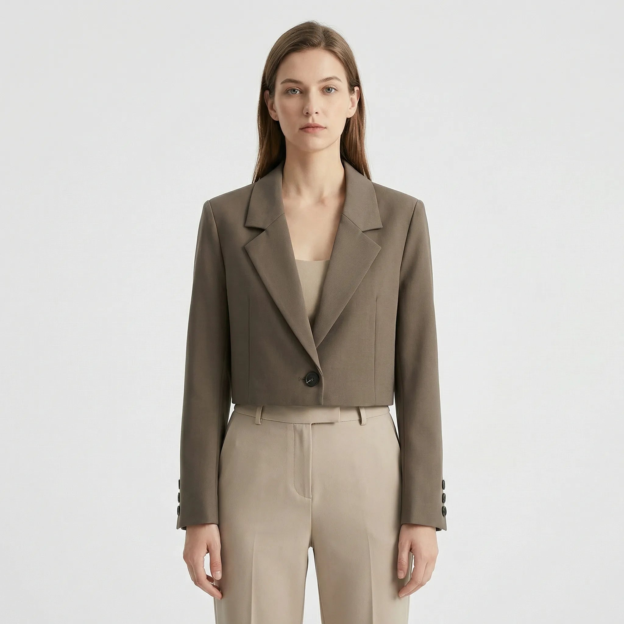 Damski Krótki Żakiet Z Klapami I Jednym Guzikiem - Stylizacje Do Pracy