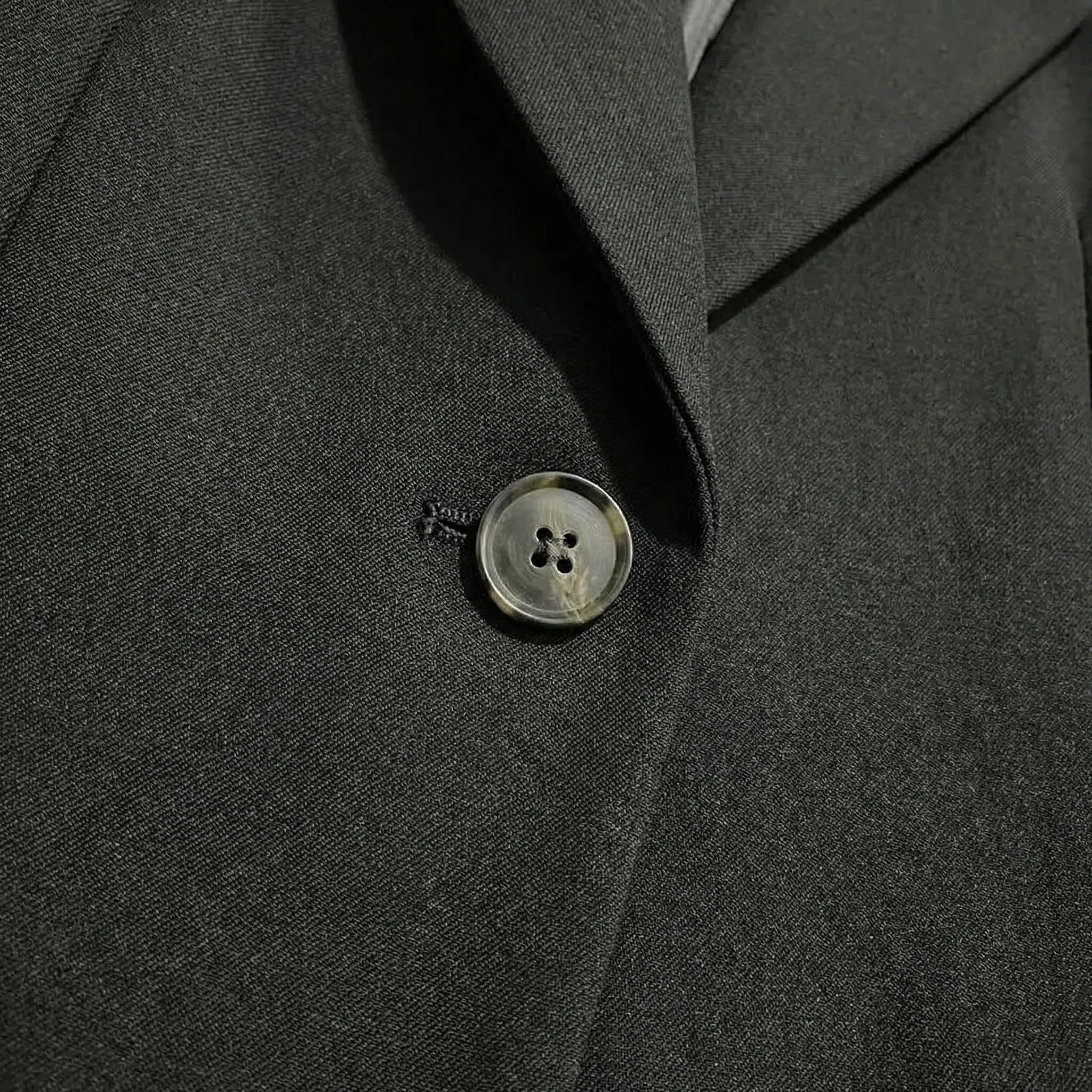 Damski Krótki Żakiet Z Klapami I Jednym Guzikiem - Stylizacje Do Pracy