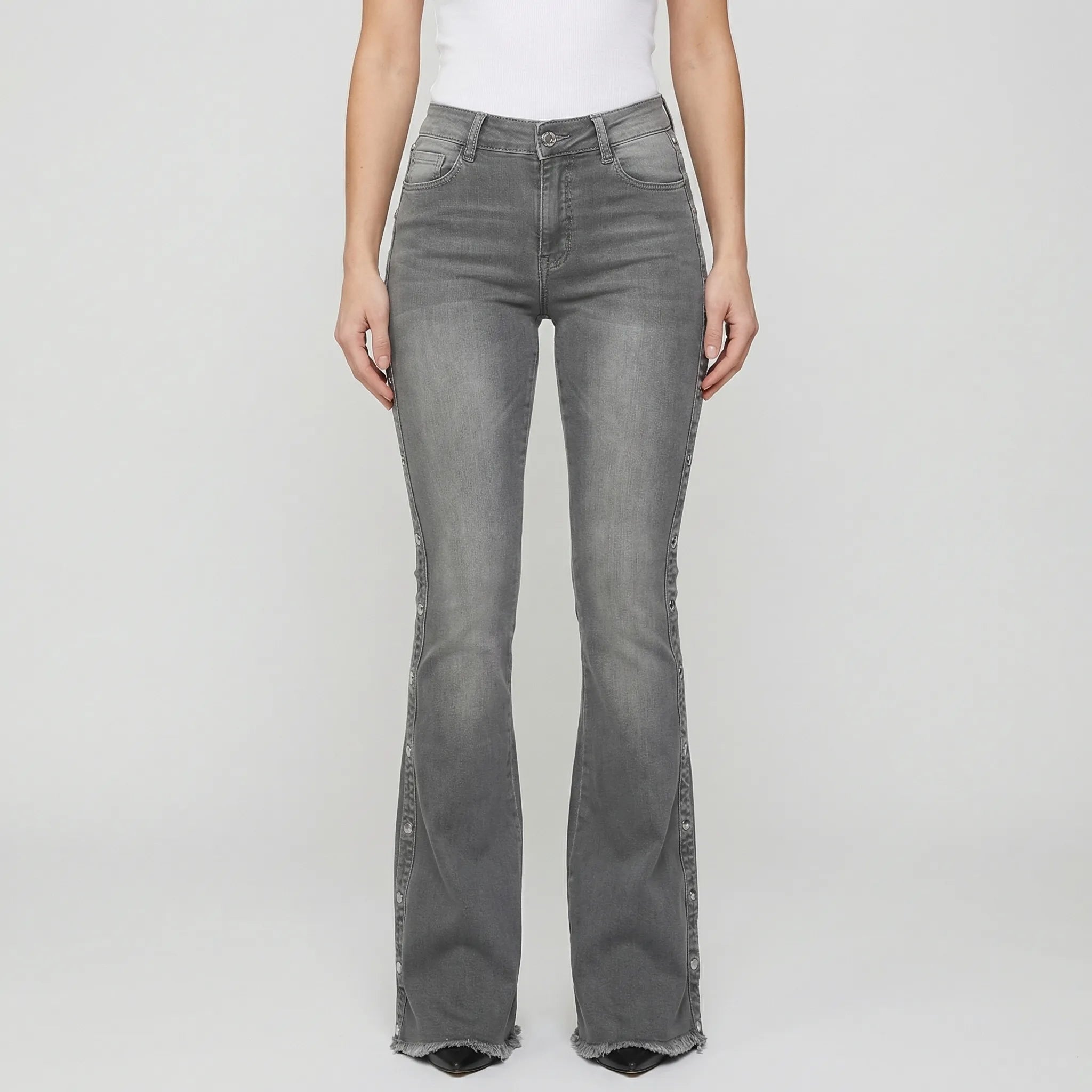 Dzwony Z Wysokim Stanem I Guzikami - Stylizacje Na Co Dzień 