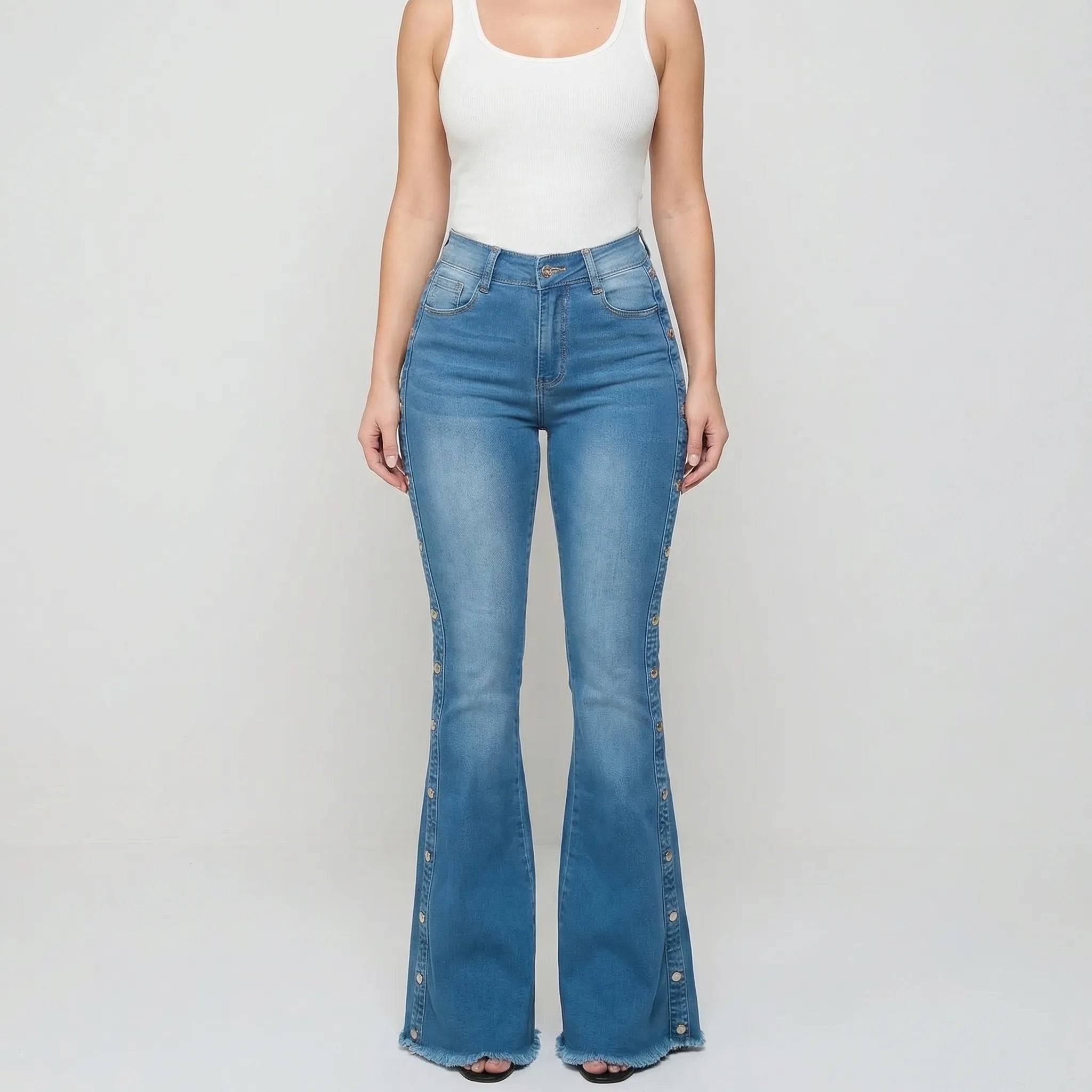 Dzwony Z Wysokim Stanem I Guzikami - Stylizacje Na Co Dzień 