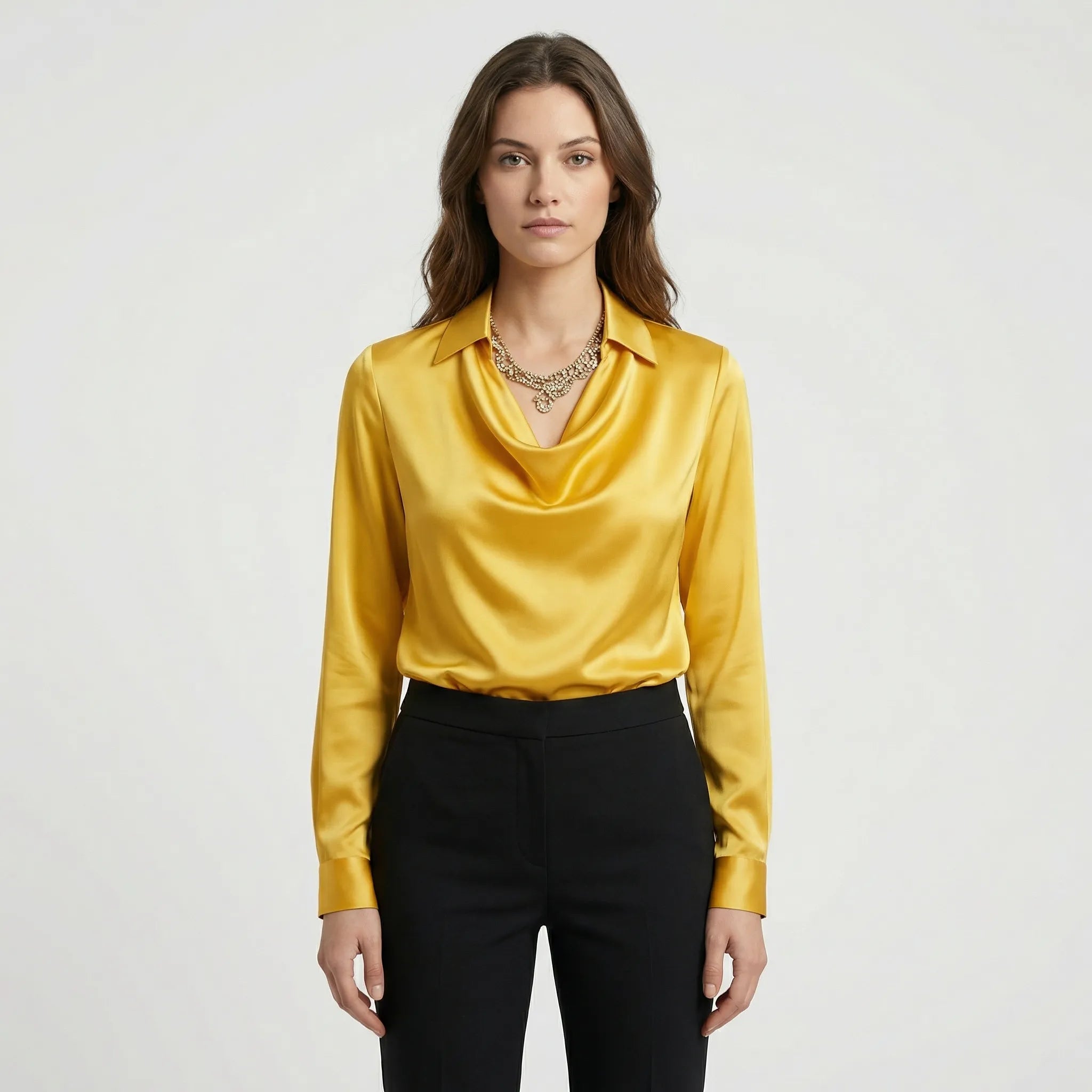 Elegancka Bluzka Z Drapowanym Dekoltem - Stylizacje Do Biura 