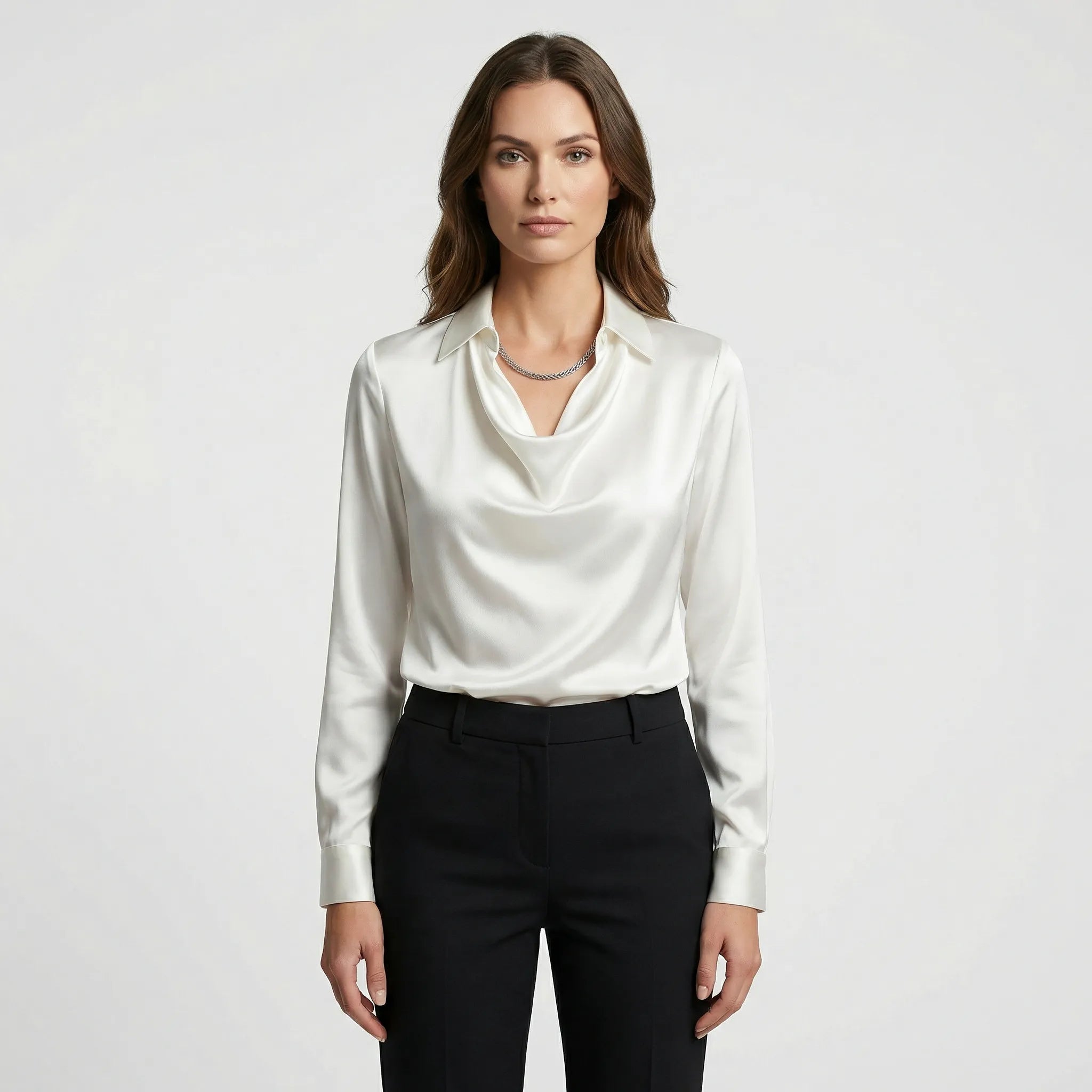 Elegancka Bluzka Z Drapowanym Dekoltem - Stylizacje Do Biura 