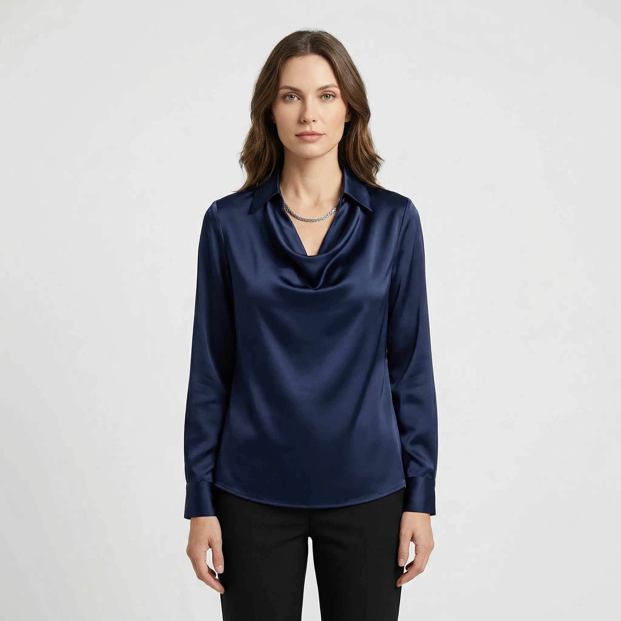 Elegancka Bluzka Z Drapowanym Dekoltem - Stylizacje Do Biura 