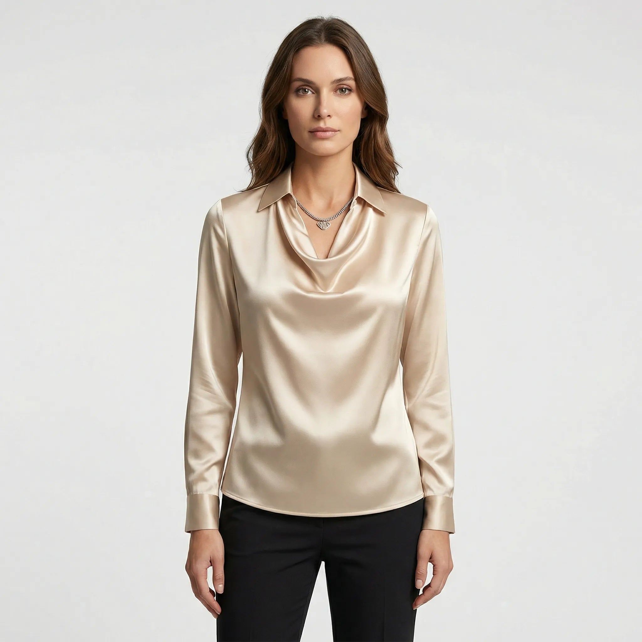 Elegancka Bluzka Z Drapowanym Dekoltem - Stylizacje Do Biura 