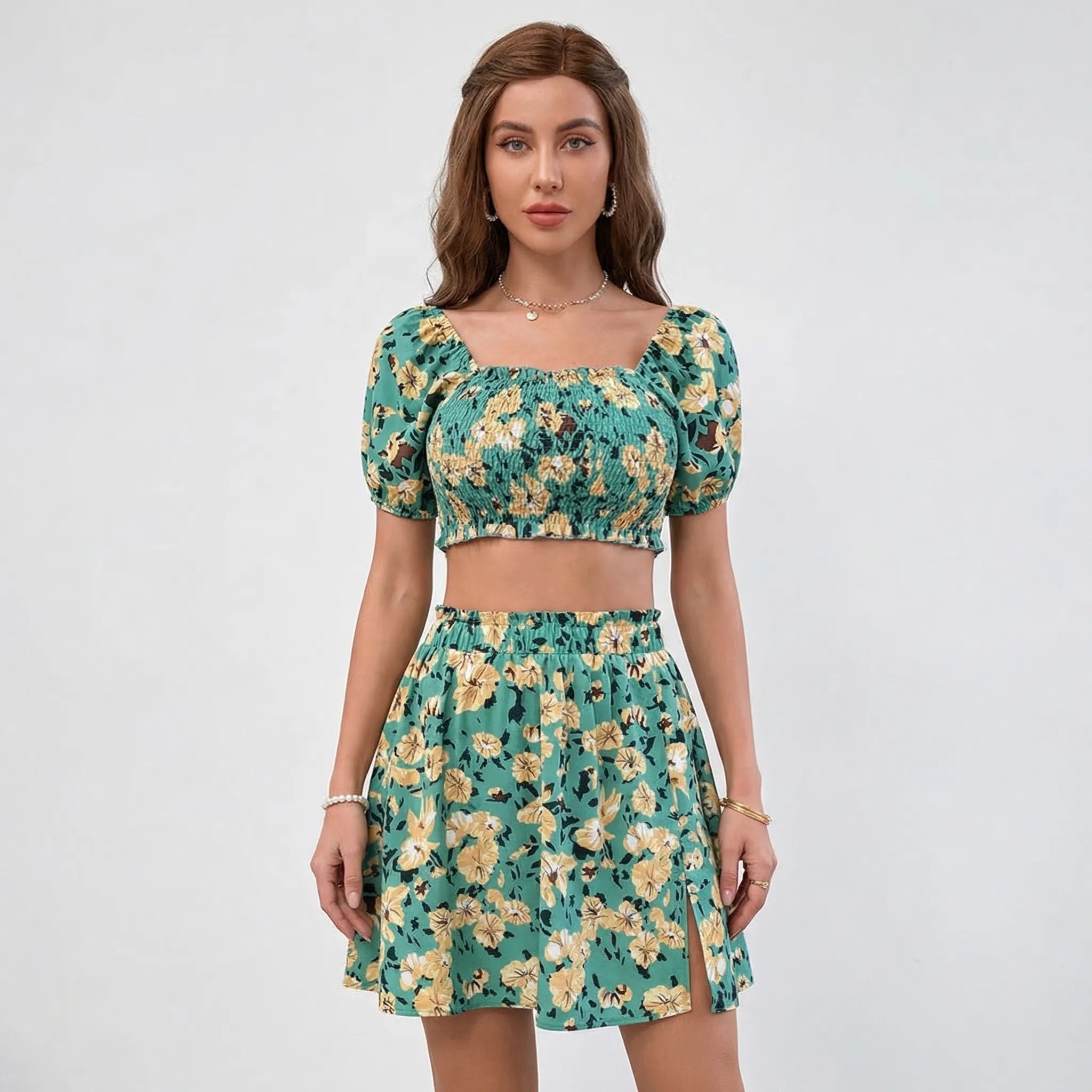 Krótki Top Smockowany Z Rozkloszowaną Spódnicą - Letnie Wyjścia W Mieście 