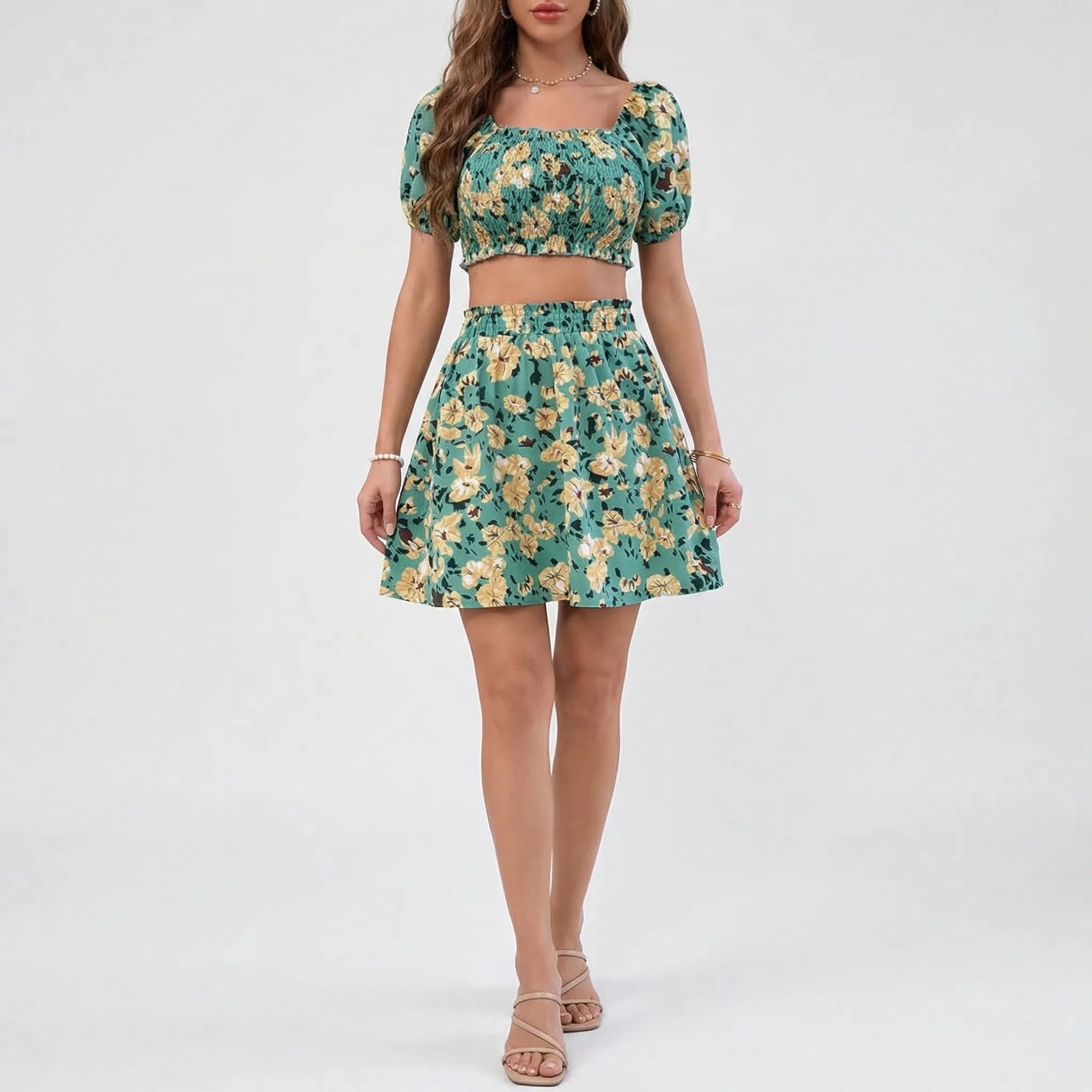 Krótki Top Smockowany Z Rozkloszowaną Spódnicą - Letnie Wyjścia W Mieście 