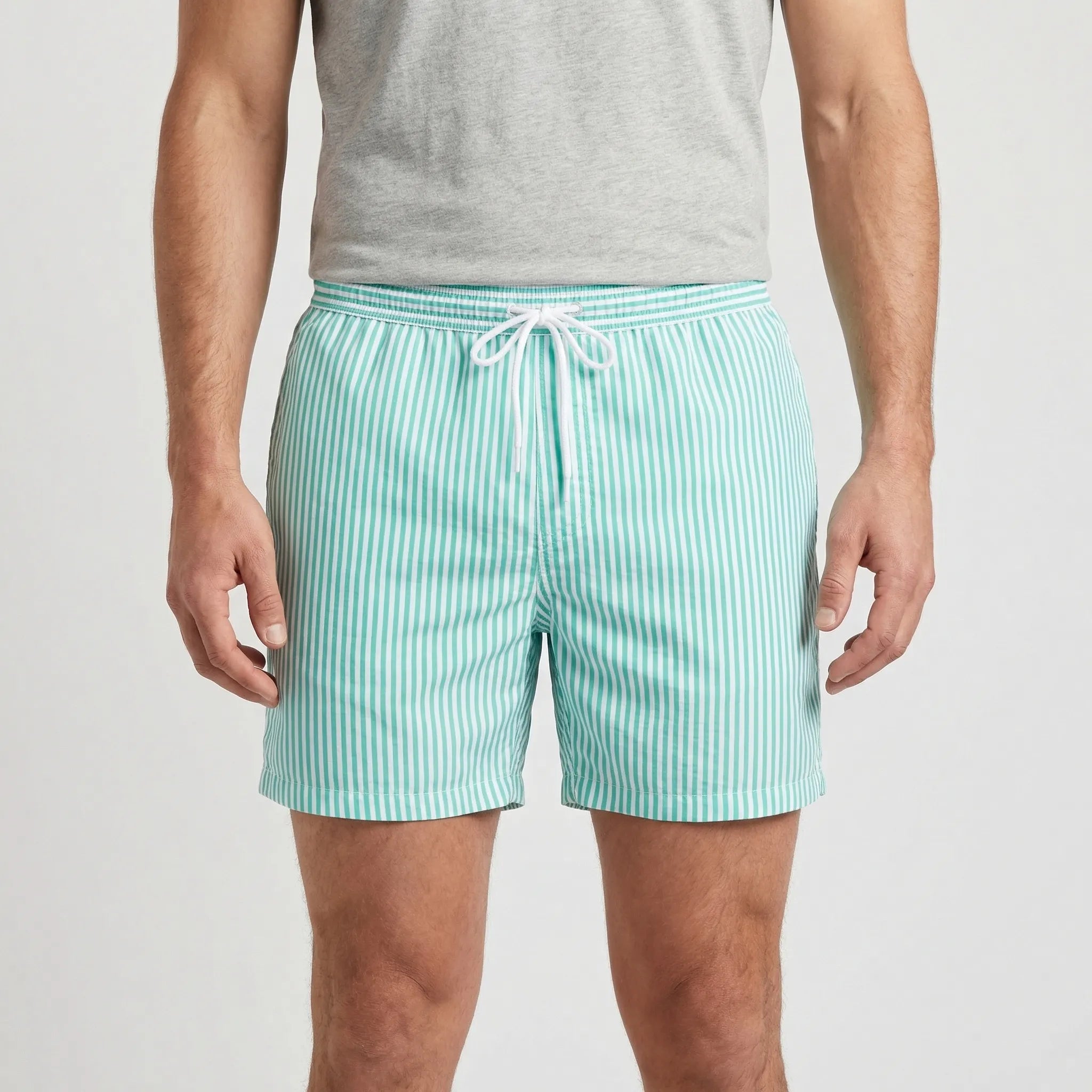 Krótkie Spodenki Kąpielowe W Paski - Surfowanie Na Falach 