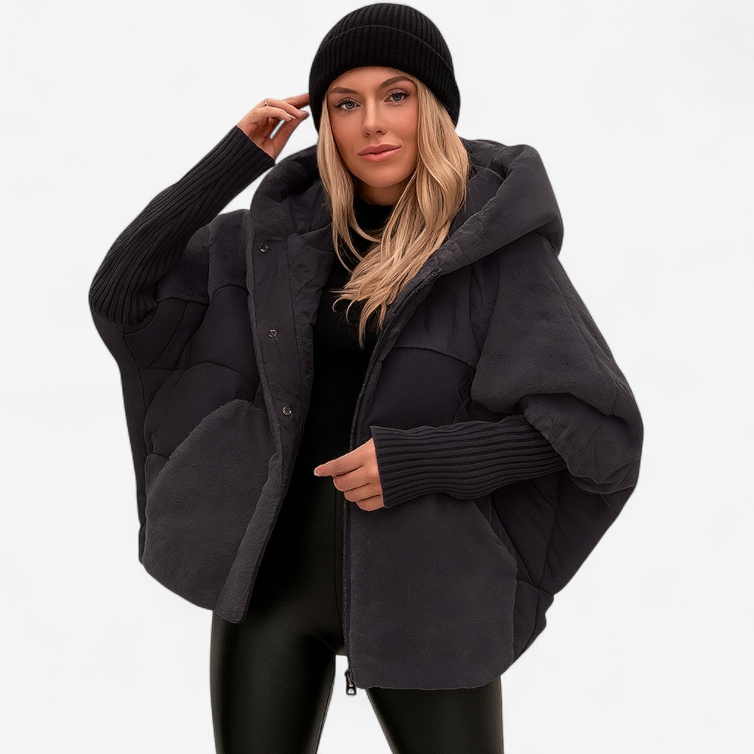 Klara – Dámská oversize prošívaná bunda s kapucí a žebrovanými manžetami, casual