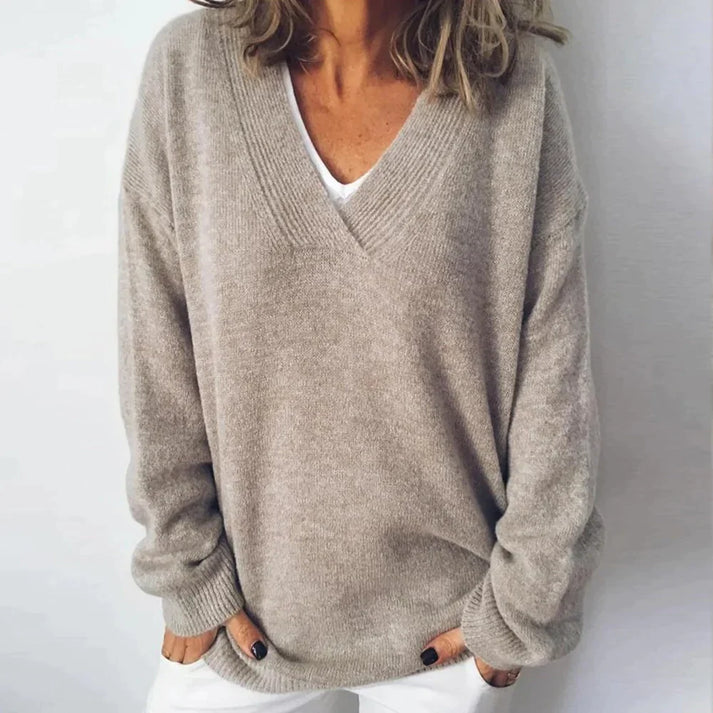 Wiktoria – Damski Oversized Sweter z Dekoltem w Serek Casual Wygodny na Co Dzień