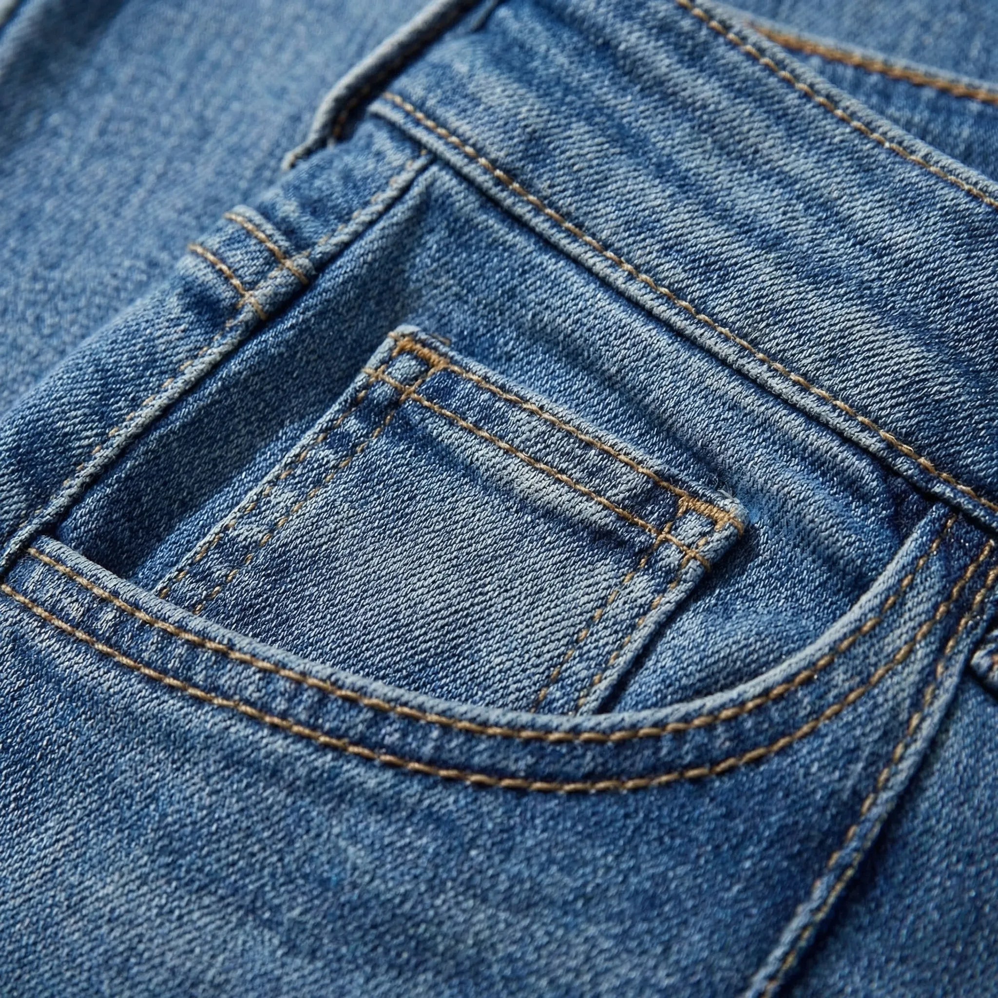 Rozkloszowane Jeansy Z Wysokim Stanem - Codzienna Stylizacja Damska 