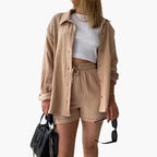 Liora – Damski Zestaw Koordynacyjny Oversized z Krótką Bluzką i Zapięciem na Guziki