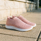 Wsuwane Sneakersy Z Ozdobnymi Detalami - Codzienne Spacery 