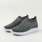Wsuwane Sneakersy Z Ozdobnymi Detalami - Codzienne Spacery 