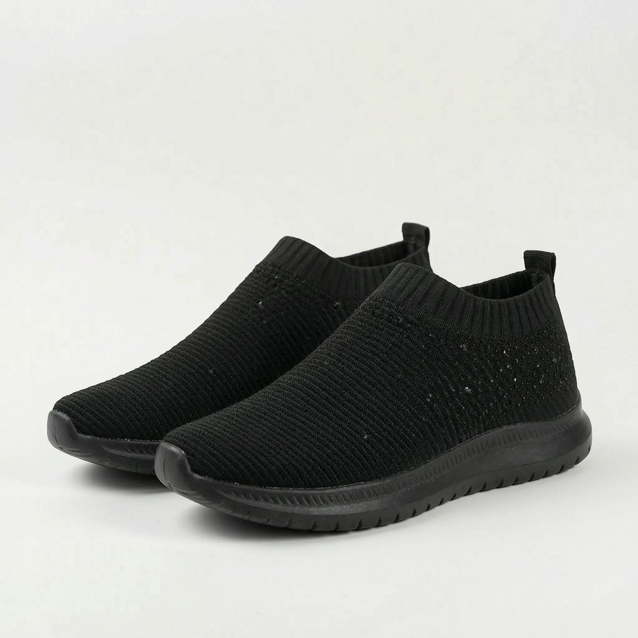 Wsuwane Sneakersy Z Ozdobnymi Detalami - Codzienne Spacery 