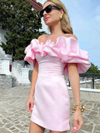 Camilia | Rochie de seară cu umeri goi – Volane spectaculoase